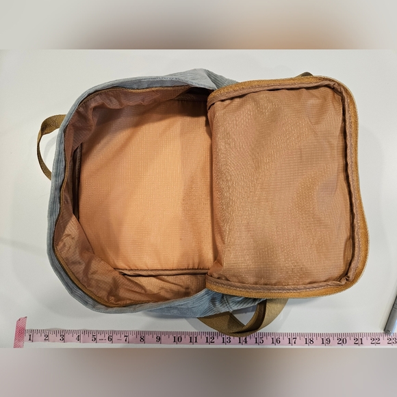 021 Courdory Backpack - Picture 3 of 3